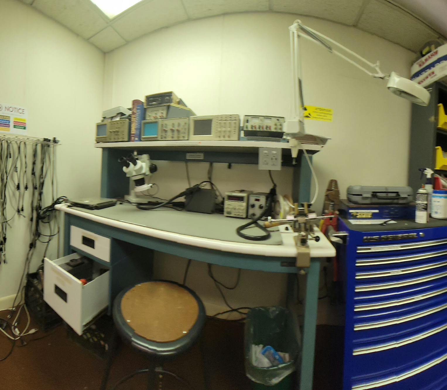 Electronics Shop